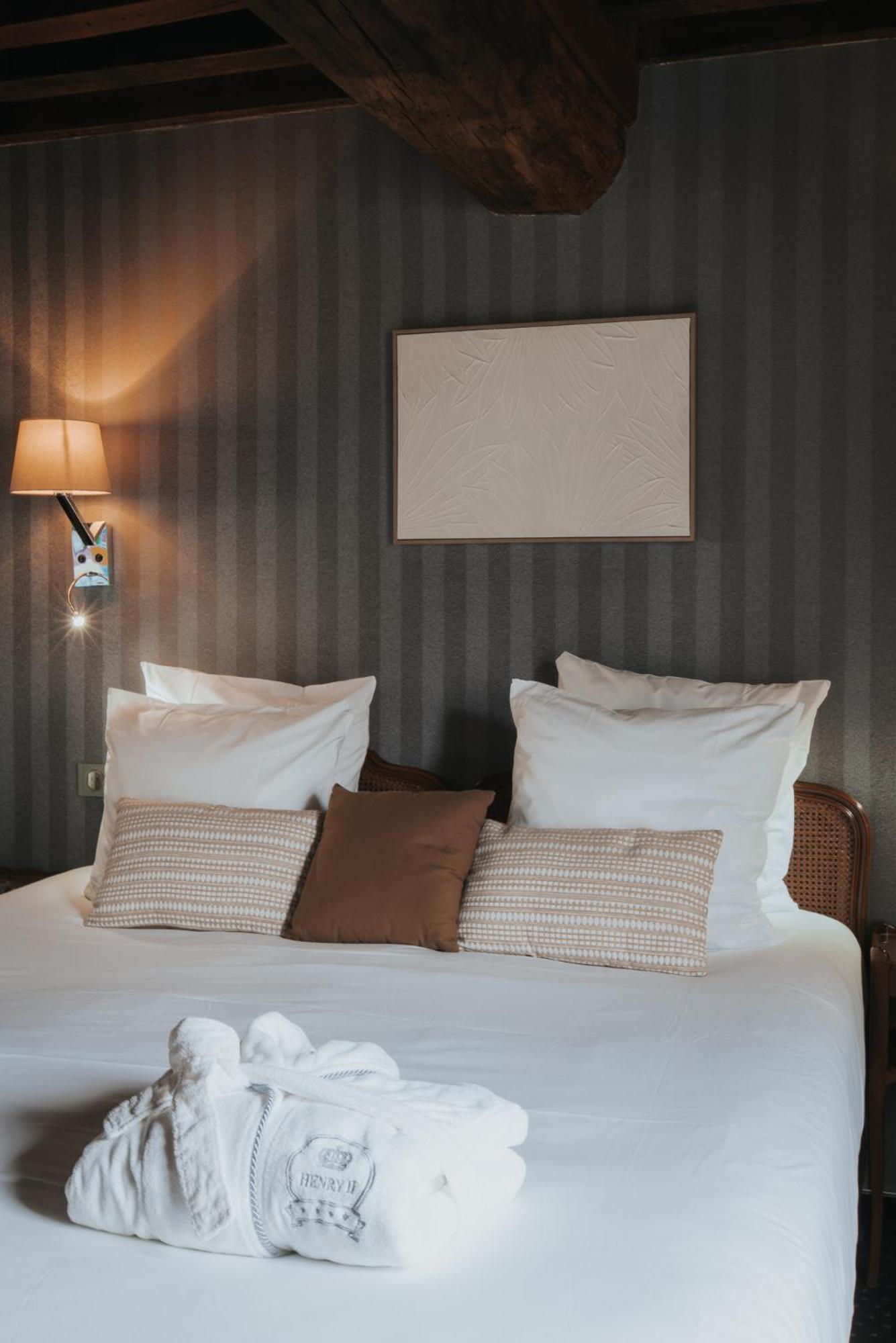 Hotel Henry II Beaune Centre Экстерьер фото